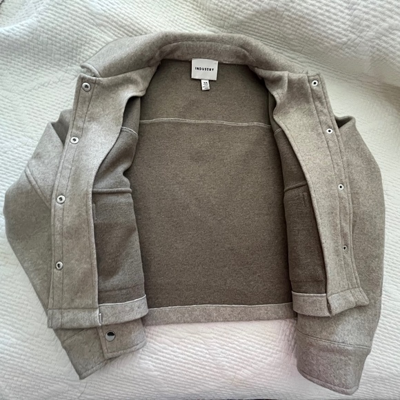 INDUSTRY REPUBLIC CLOTHING Cropped Blazer in Tan - Picture 5 of 5